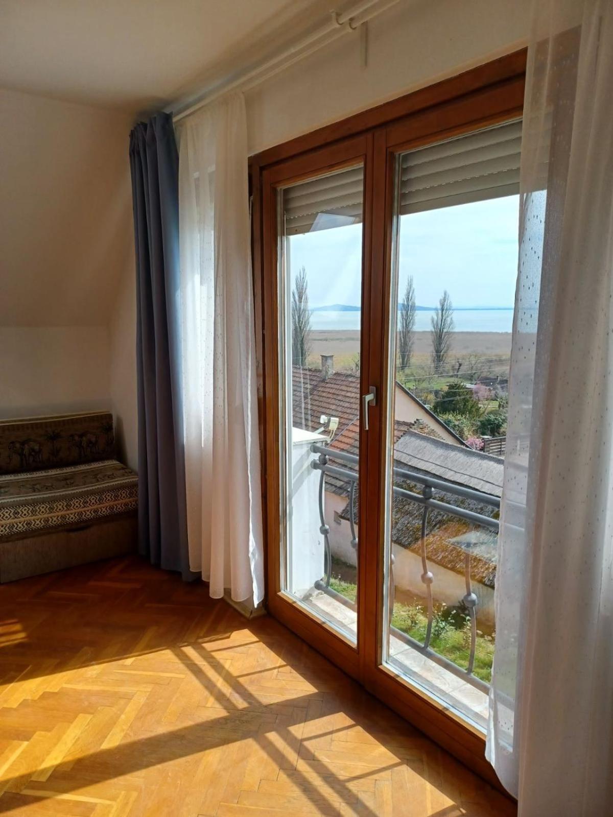 Szigligeti Panorama Apartmanhaz Exterior photo